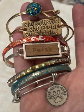 Set of 7 vintage and modern eclectic bangle bracelet set